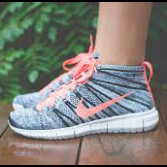 Nike Flyknit Chukka - Picture 2 of 7